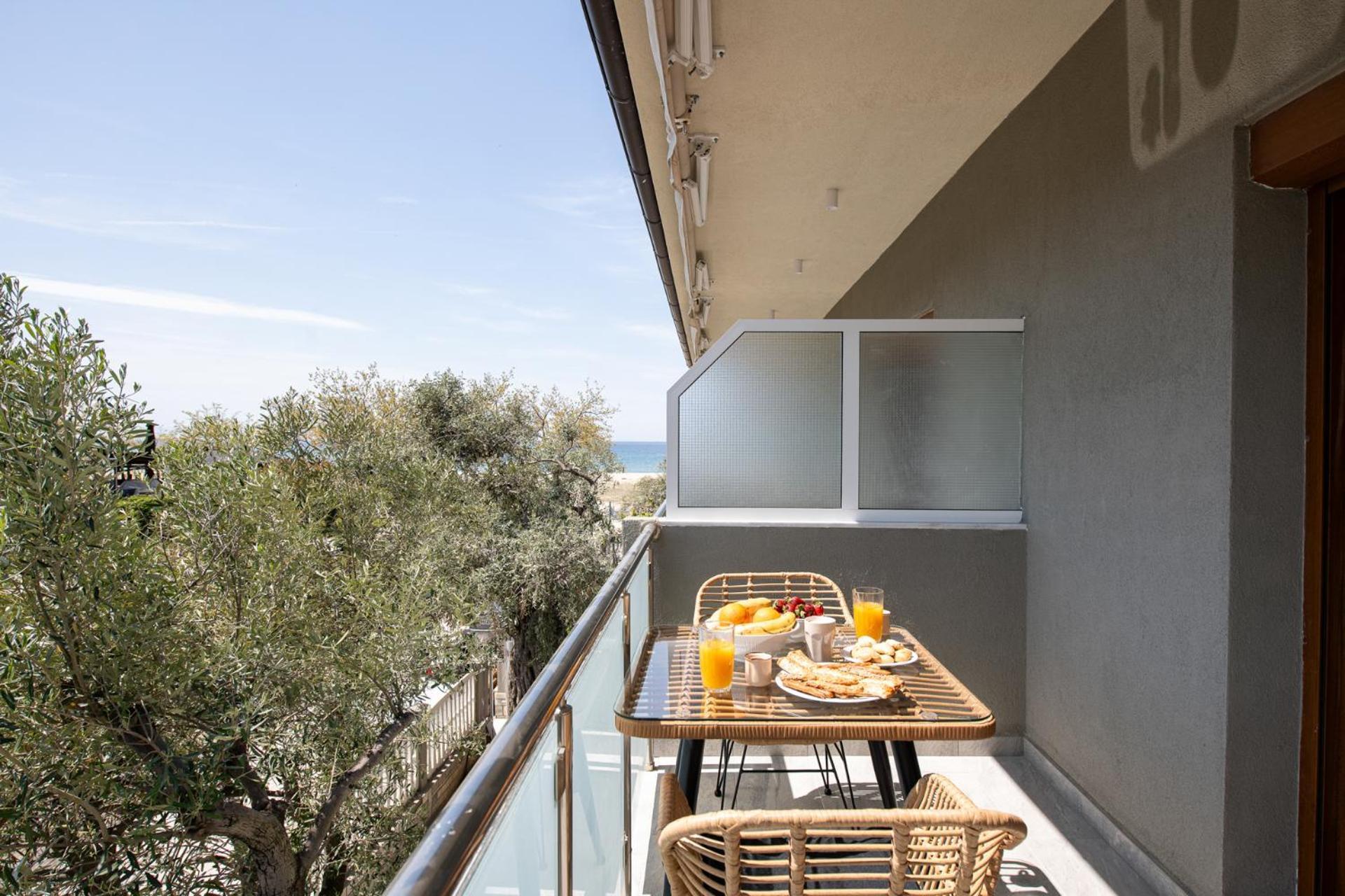 Olivento Beach Front Suites Potos Ngoại thất bức ảnh