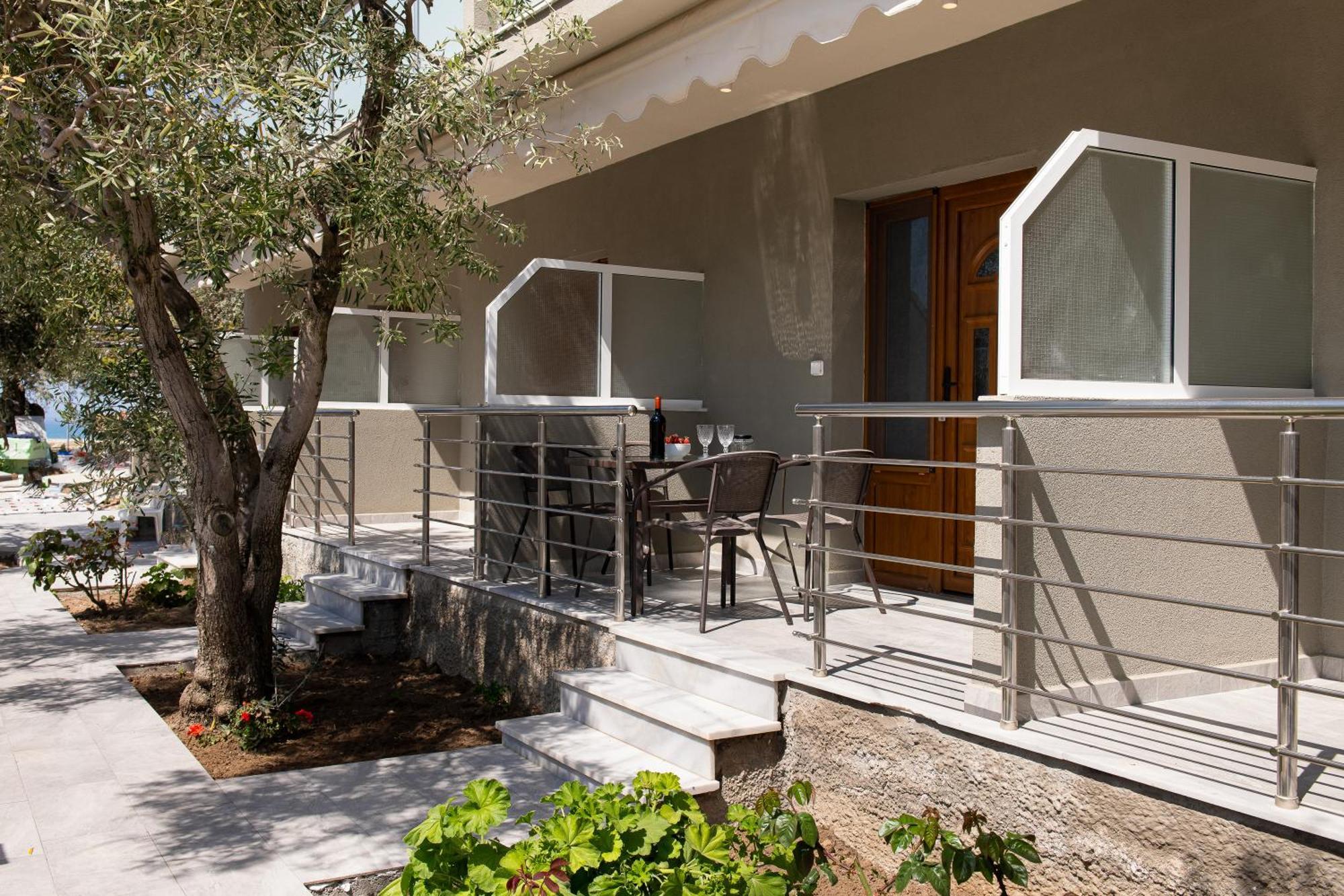 Olivento Beach Front Suites Potos Ngoại thất bức ảnh