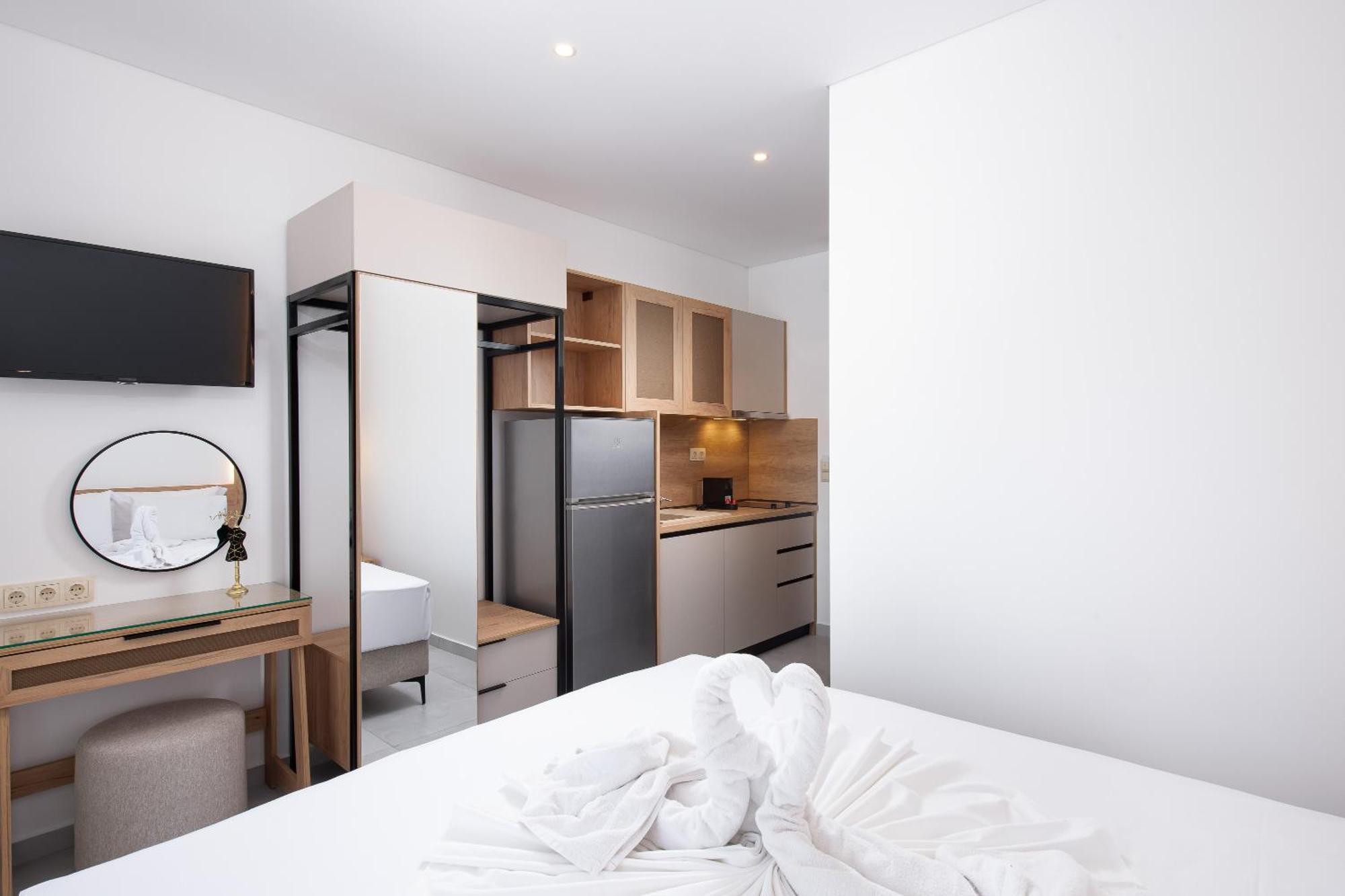Olivento Beach Front Suites Potos Ngoại thất bức ảnh