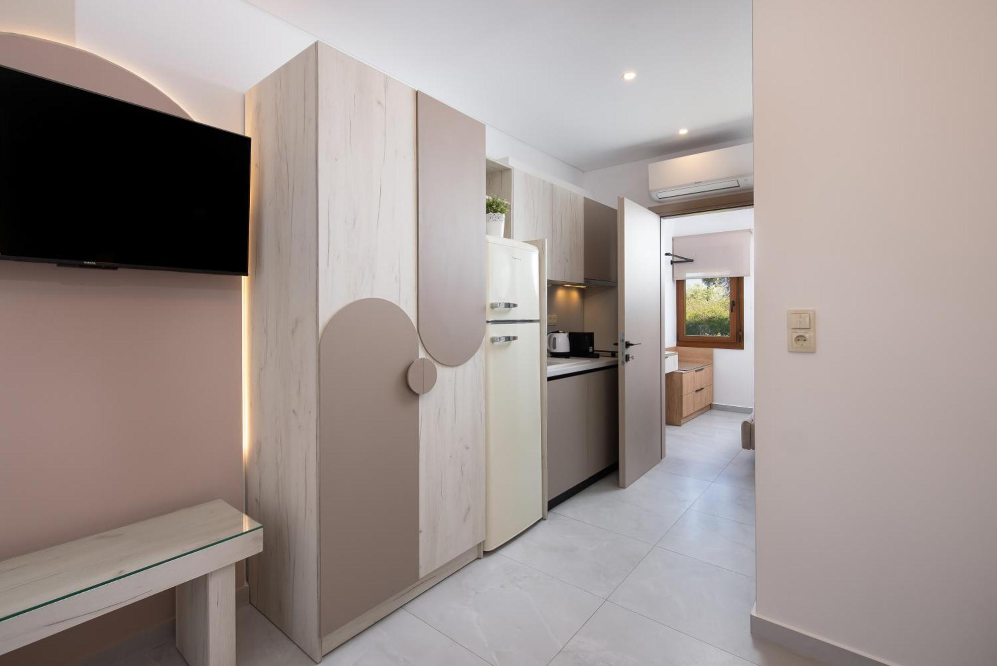 Olivento Beach Front Suites Potos Ngoại thất bức ảnh