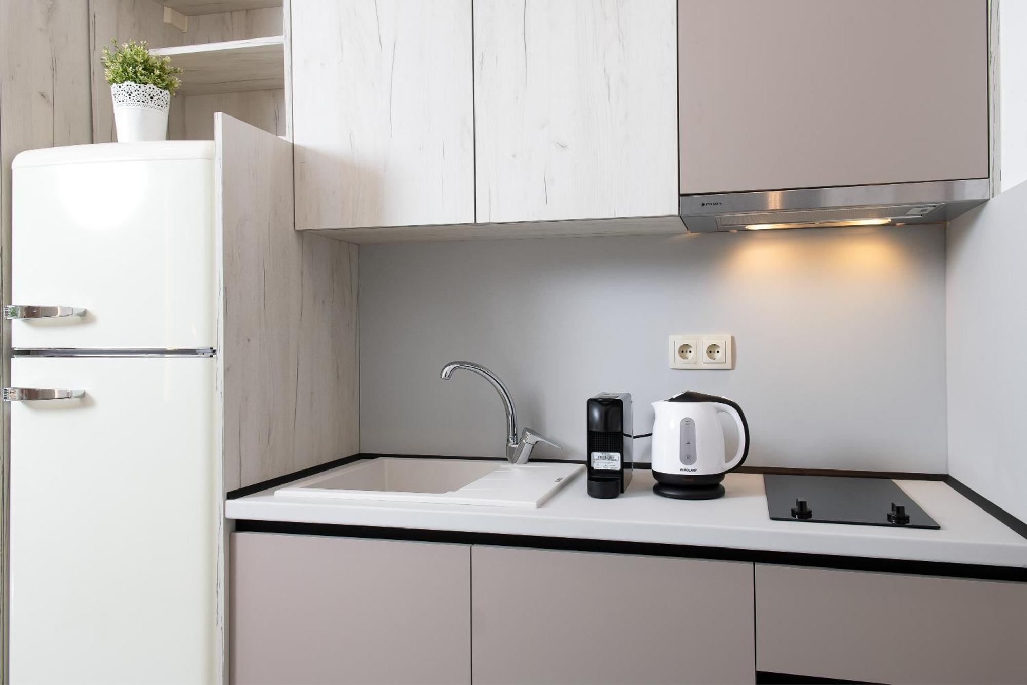 Olivento Beach Front Suites Potos Ngoại thất bức ảnh
