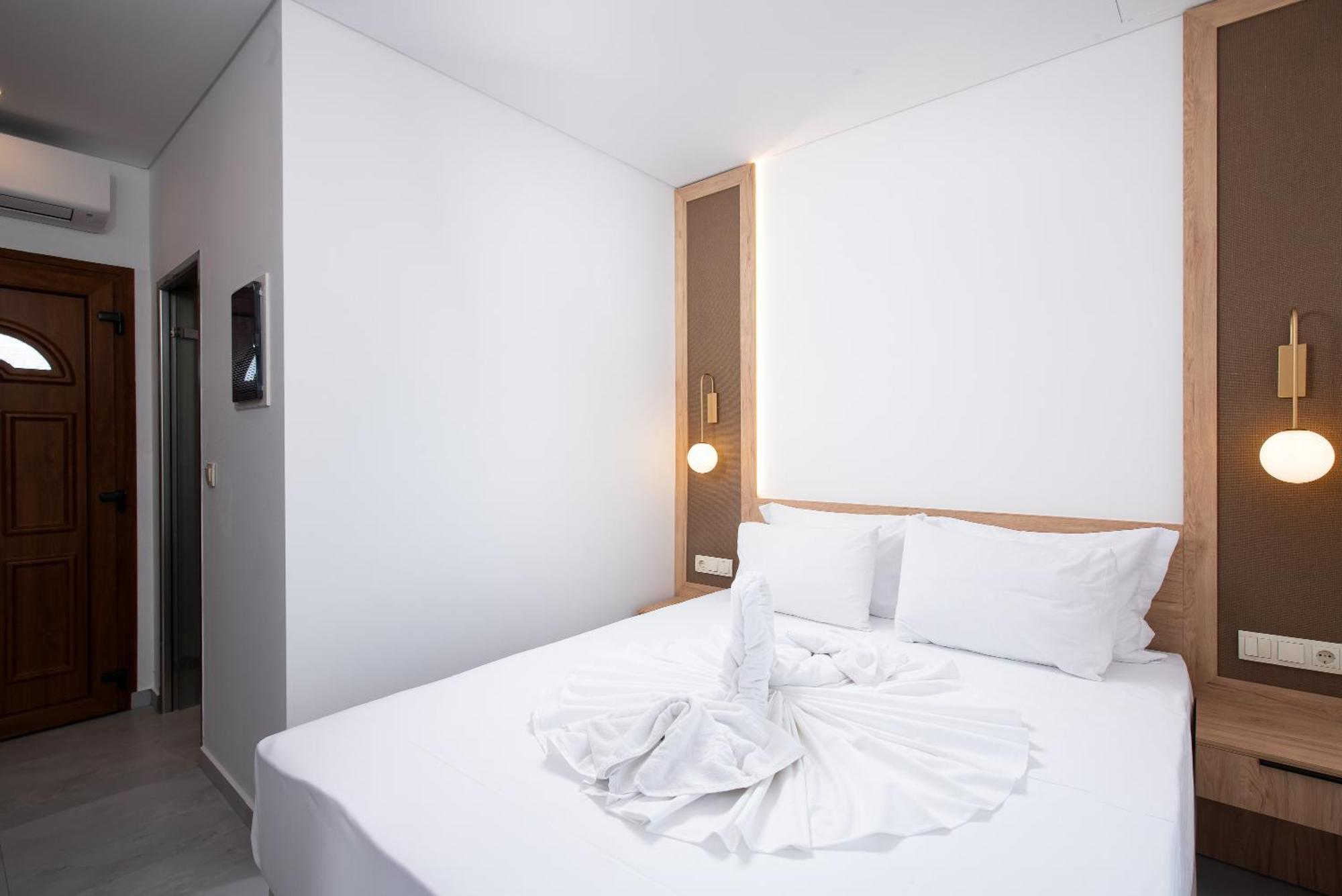 Olivento Beach Front Suites Potos Ngoại thất bức ảnh